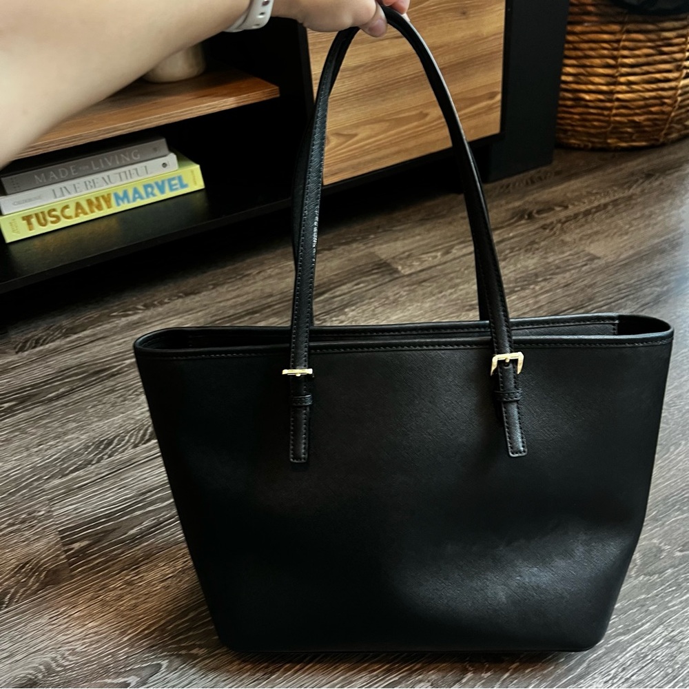 Michael Kors Quinn Large East West Top Zip Tote Bag - Picture 6 of 14